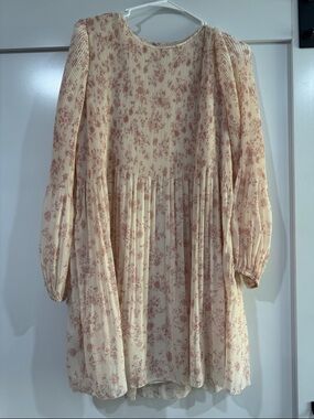 Aritzia Wilfred Daydreamer Dress - Cream Floral Long Sleeve